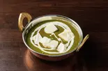 ほうれん草パニールカレー(Spinach paneer curry)（Sophia Mahal）
