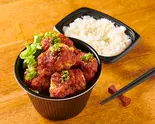 鶏もも唐揚げ 辛旨ヤンニョムチキン風 ご飯セット（居酒屋日本一の唐揚げ専門 えんまる 本八幡店）