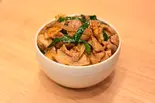 スタミナ豚丼（博多食堂 海トごはん）