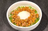 温玉肉みそ麻辣丼 小(ご飯140g)（DelicaPlus）