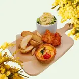 自家製フライドチキンとキッシュのランチボックス(カフェラウンジ四季のいろ)