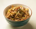 牛バラスタミナ丼 Beef Rib Stamina Rice Bowl（韓国料理 自起屋）