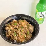 プルコギ牛すじ丼(韓国料理たっちゃん)