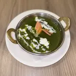 ほうれん草チキンカレー（RUNGBU KITCHEN）