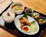 パリパリ春巻と具だくさんの豚汁弁当（パーラー躙口）