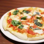 ピッツァマルゲリータ(イタリア食堂VaBene)