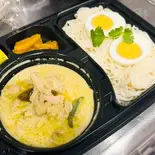 グリーンカレー+そうめん+ゆで卵แกงเขียวหวานไก่+ขนมจีน+ไข่ต้ม(PINTO)