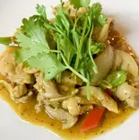 鶏肉レモングラス炒め（フォーベト）
