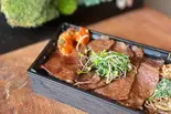 黒毛和牛ザブトン弁当 お肉2倍（炭焼和牛 篝灯）