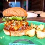 チリチーズバーガークラシック【ポテト付きのセット】(THE GRABBER hamburger pub)