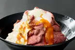 【濃厚】温玉タルタルローストビーフ丼 Tartar Soft-Boiled Egg Roast Beef Bowl（濃厚ローストビーフとハラミ丼「タルビー」 久米川店）