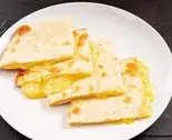 【人気No.1！】チーズナン Cheese Naan（ケバブ Rain【立川店】）