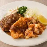 Aセット(ハンバーグ、一口ひれかつ、焼肉)（えびピラフ専門店）