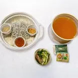 【冷】釜揚げしらす＆いくら茶漬け(ご飯220g)（寿司割烹山水）