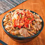 キムチにんにく醤油豚丼並(お肉200g) Garlic Soy Sauce Pork Rice Bowl with Kimchi (M, 200g Meat)（激盛り豚丼 メガトン 江古田店）