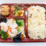 海老と野菜塩炒め弁当:野菜虾仁便当（四川中華料理 - 東方紅）