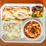 ひき肉カレーにナンとライスセット弁当（アジアンダイニング シヴァ・マハル）