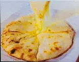 チーズナン(インド・ネパール料理 ニューマハラジャ三鷹店)