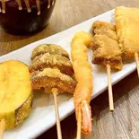 おススメ串カツ5本セット 5 Recommended Fried Skewers Set（奇跡の手羽先 サラリーマン横丁  那覇久茂地二丁目店）