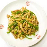 細切り牛肉とピーマン炒め（梅江飯店）