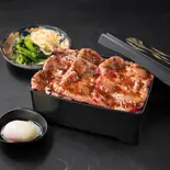 黒毛和牛三角ばらの温玉のせ御重（wagyu匠(和牛匠) 西小山店）