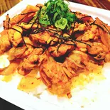 鶏キムチ丼（炭火焼鳥 大和肉鶏 匠）