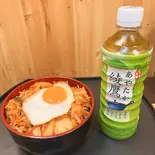 【Coke製品セット】豚キムチ丼ドリンクセット綾鷹【緑茶)(鉄板で作る丼屋 ドンテツ!)