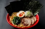 醤油豚骨ラーメン吉祥寺盛り（出前家系ラーメン 吉祥寺 武蔵家 西新店）