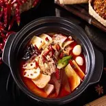 经典毛血旺米线Chilli Blood Curd Combination with Rice Noodles定番の唐辛子入り血豆腐の米線※辛さ:3（天府李米線 TINA'S NOODLE KITCHEN）