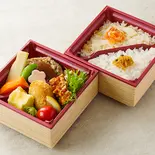 豆腐ハンバーグと卯の花コロッケの二段弁当（梅の花 銀座並木通店）