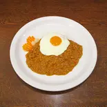 目玉焼きカレー（カレーとクラフトビール・ロンロン）