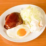 ハンバーグ(目玉焼き付き)（キッチンたか）