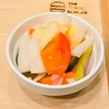 自家製ピクルス（THE TOKYO BURGER）