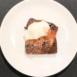 ガトーショコラ（トラットリア クアルト 池袋店(写真は全てイメージです。表記以外の付け合せ等は日によって変更させて頂きます。)）