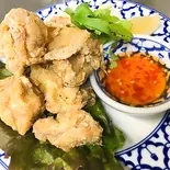 タイ風とり唐揚げ（オリジナルタイカレー オラワン）