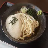 冷やしぶっかけ山かけうどん（そばの陣）