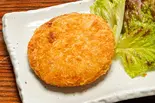 【人気No.5】まぐろで作った「まぐろメンチ」（すし庵）