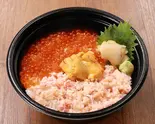 かに・いくら・うに丼（すしざむらい 歌舞伎町輝ビル総本店）