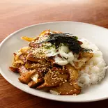 【NEW】サムギョプサル丼（マニマニチキン）