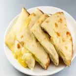 チーズナン Cheese Naan（Green Leaf Indian Nepali Restaurant）