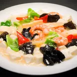 エビと豆腐の塩炒め（本格中華料理 永利 六本木店）