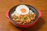 山東鶏飯 Chicken Rice（肥鶏土鍋）