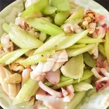 イカとセロリ炒め(魚尤魚西芹)（金福楼）