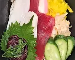 梅しそいかまぐろ丼(すしっちょ)