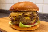 トリプルチーズバーガー / TRIPLE CHEESEBURGER（7DAYWEEKEND）