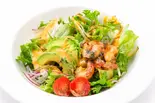 海老のコブサラダ(ハーフ)（牡蠣＆海老バル EAST BLUE 西池袋店）