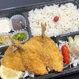 アジフライ弁当(みそ汁付き)(歌舞伎町の台所 かど平 × ホルモン焼 幸永)