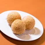 ゴマ団子(3個入り)(四川麻辣火鍋 天府 桜木町店(中華料理・定食・ラーメン・餃子))