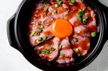 リッチなローストビーフ丼（肉×日本酒バル ワラカド 津田沼店）
