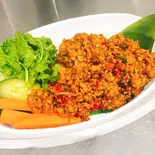 クアクリン・ムーターメリックを使った牛肉の激辛カレーペースト炒め คั่วกลิ้งเนื้อสับ(PINTO)